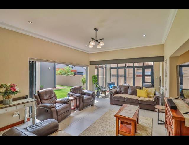 4 BEDROOM HOUSE FOR SALE IN MIDSTREAM RIDGE